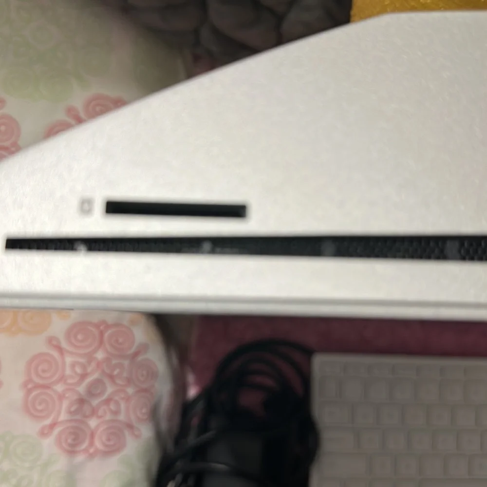 Hp - 27-touch screen all in one 12 GB memory Silver.